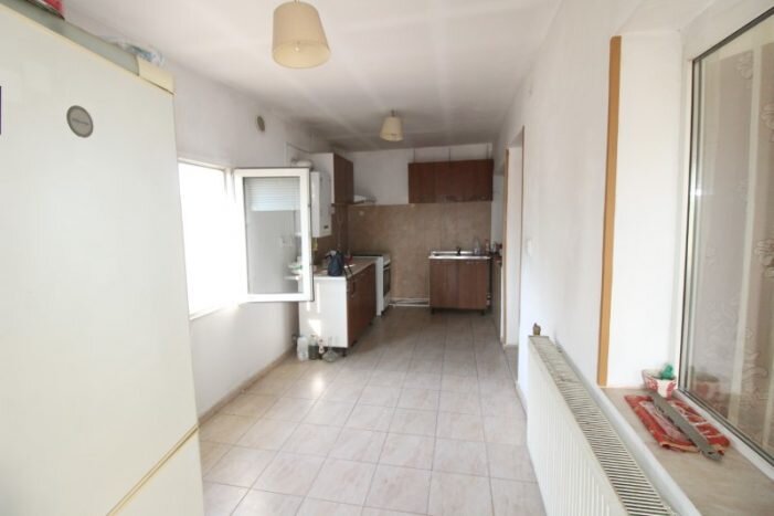 Giulesti, Comision 0%, vanzare apartament 3 camere, in vila